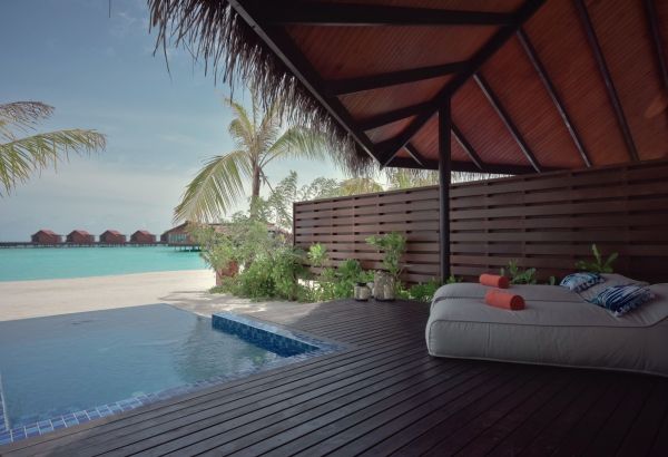 Beach-Pool-Villa-halal-trip-voyage - Image