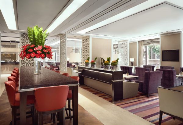 club lounge privileges - Image