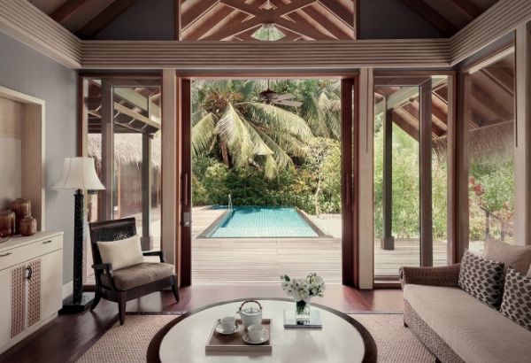 deluxe-pool-shangri-la-halal-travel - Image
