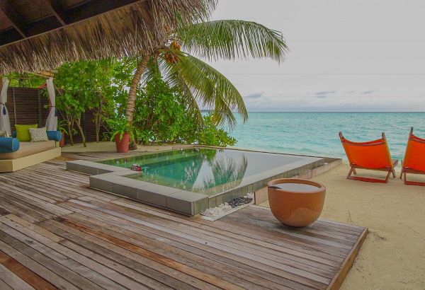 Villa-halal-hotel-maldives-the-residence-Pool-over water - Image