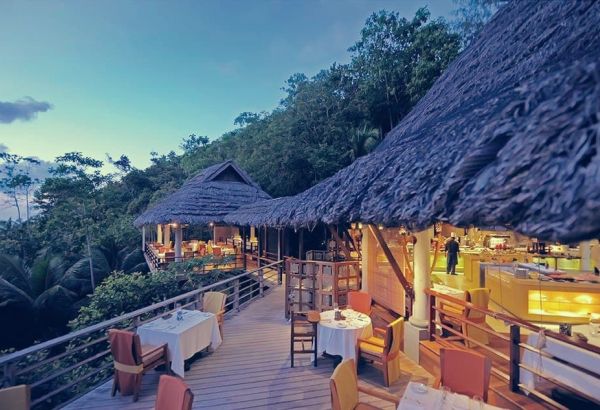 Legend-modest-travel-Restaurant-seychelles-banyan-tree - Image