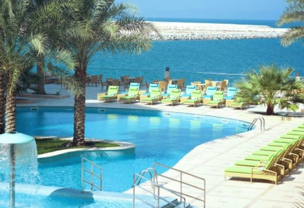 Outdoor-pool-muslim-travel - Image