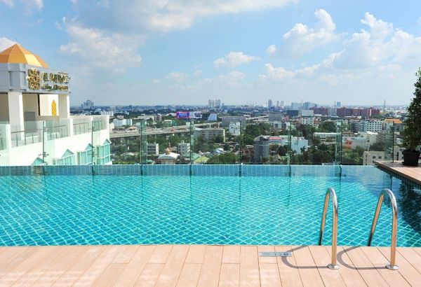 muslim-family-pool-al-meroz-thailand-activities - Image